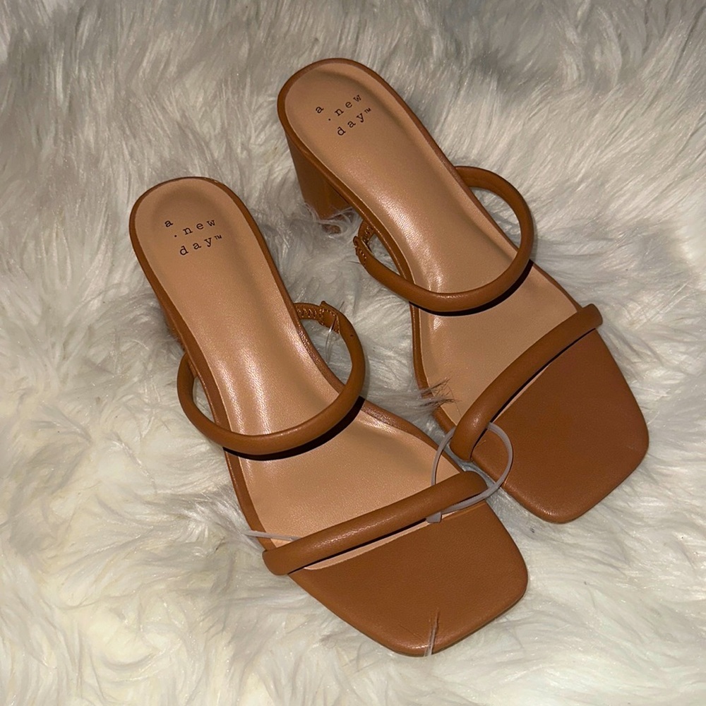 Nice a new day Sandal Size 6 1/2